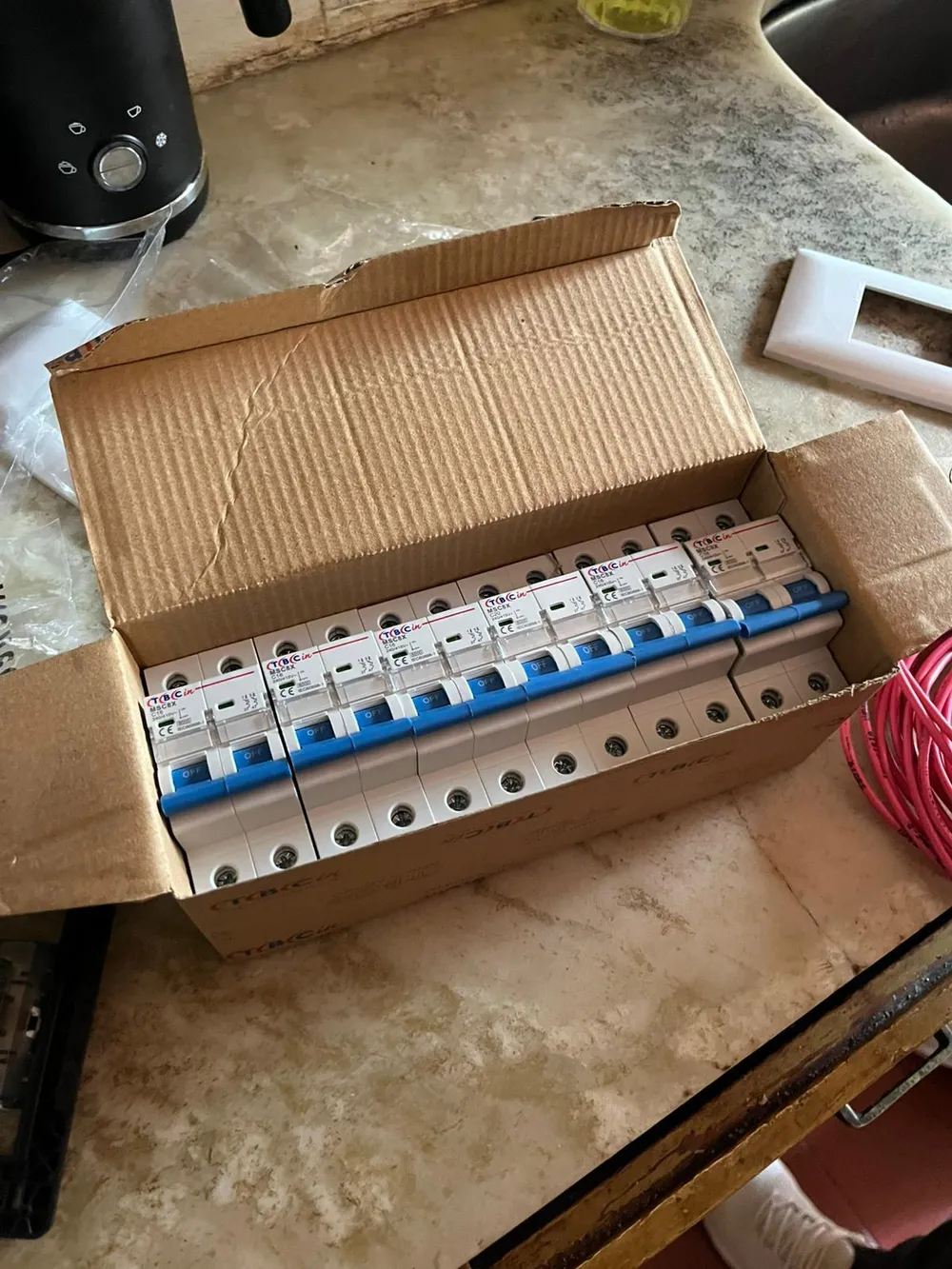 Materiales eléctricos